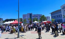 Yalova Üniversitesi öğrencilerinden Gazze yararına kermes