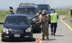 Jandarma tarafından trafik denetimi sürüyor