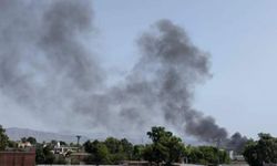 Pakistan'da bombalı araç saldırısı: 8'i asker 17 yaralı