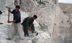 Afganistan'ın kuzeyinde 3 tuz madeninin çıkarılmasına başlandı