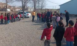 Diyarbakır'da Köy Okulunda Deprem Tatbikatı Yapıldı