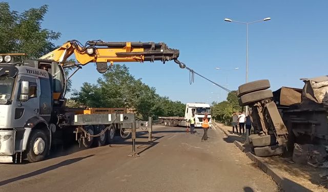 Gübre yüklü iki tanker çarpıştı