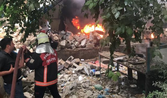 Şanlıurfa'da klima motoru yangına neden oldu