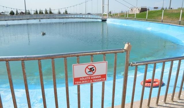 Boğulmaktan son anda kurtarılan kardeşler hastaneye kaldırıldı