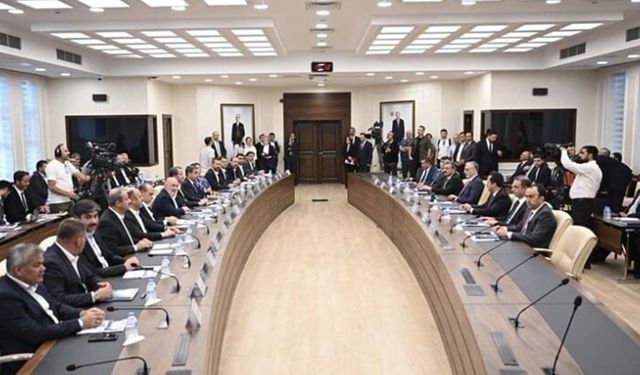 ilk zam teklifinin yarın sözleşme masasına sunulması bekleniyor