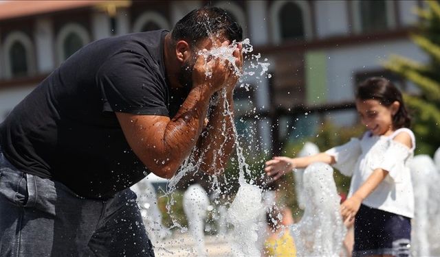 Sıcaktan bunalanların adresi ıslanma havuzları oldu!