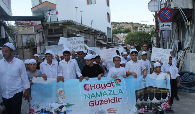 Dicle'de "Hayat Namazla Güzeldir" yürüyüşü gerçekleştirildi