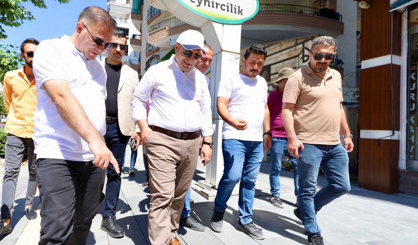 Kayapınar’da yol ve kaldırım yenileme çalışmaları devam ediyor