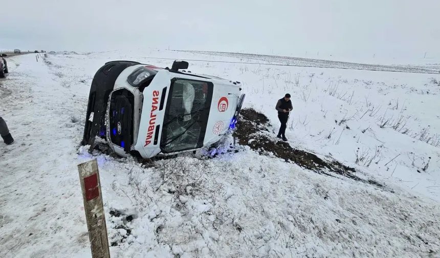 Diyarbakır’da kar yağışı hayatı felç etti: Uçak seferleri iptal, kazalarda 11 yaralı